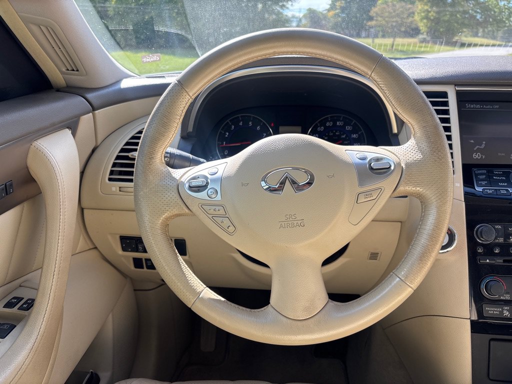 Used 2011 INFINITI FX35 AWD w/ Premium Pkg image 14
