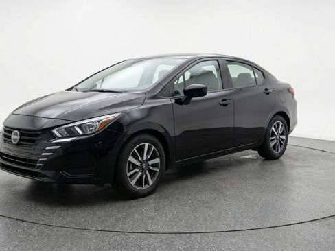 Used 2025 Nissan Versa SV FWD image 3