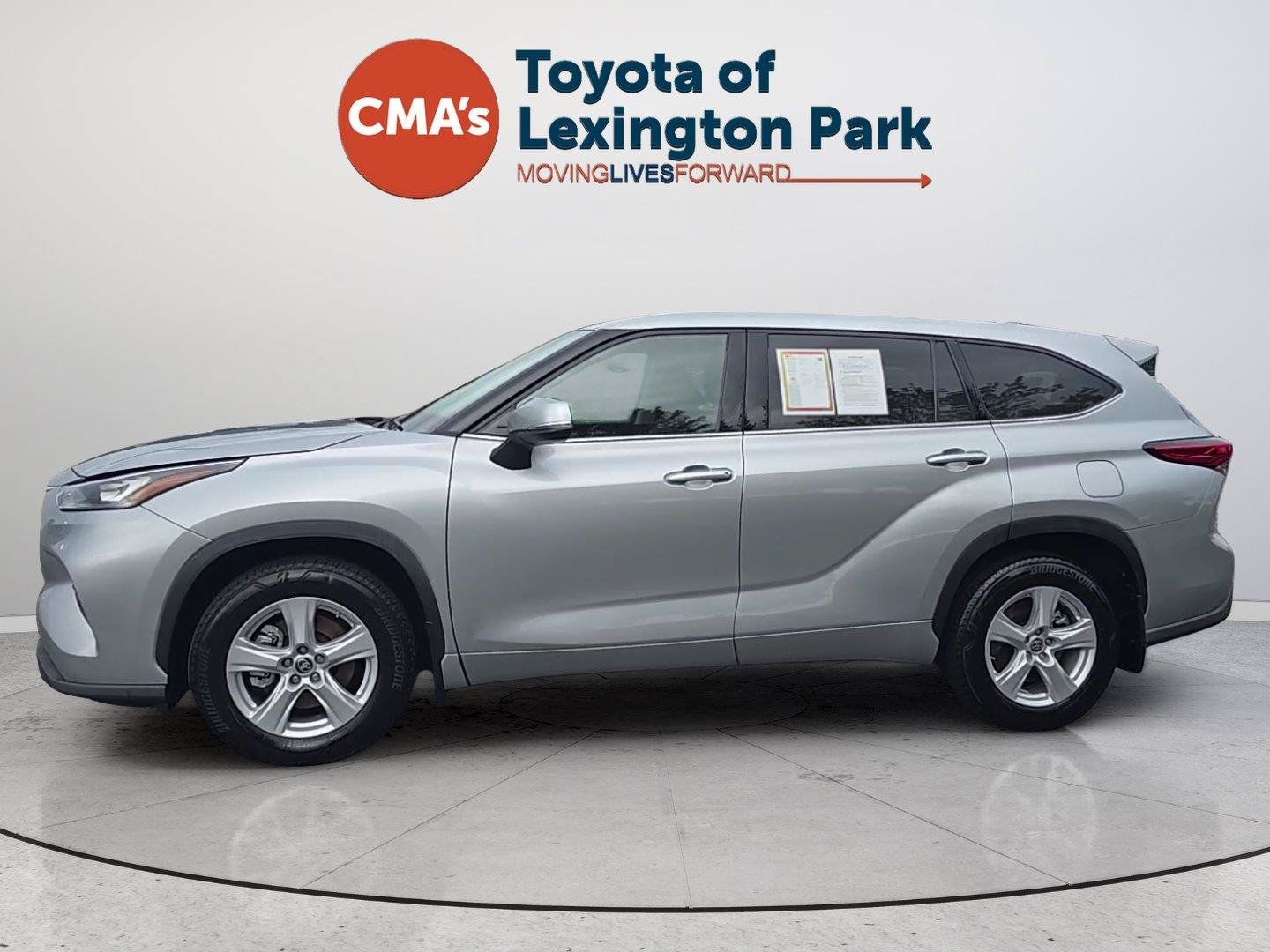 Used 2020 Toyota Highlander LE AWD/4WD image 2