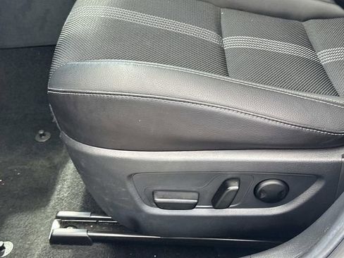 Used 2025 MAZDA CX-50 AWD 2.5 S w/ Premium Package image 19