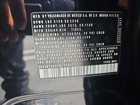 Used 2023 Volkswagen Tiguan SE FWD image 38