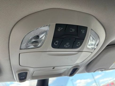 Used 2024 Chrysler Pacifica Limited FWD image 20