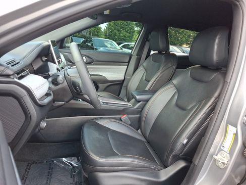 Used 2023 Jeep Compass Latitude AWD/4WD image 24