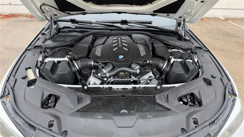 Used 2019 BMW M850i xDrive Coupe w/ M Carbon Exterior Package AWD/4WD image 58
