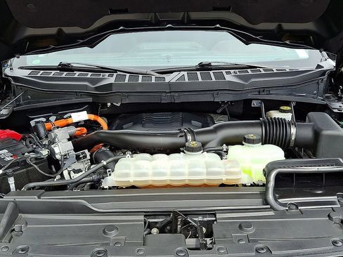 Used 2022 Ford F150 Lariat w/ Equipment Group 502A High AWD/4WD image 34