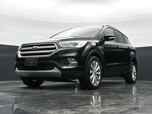 Used 2017 Ford Escape Titanium AWD/4WD image 38