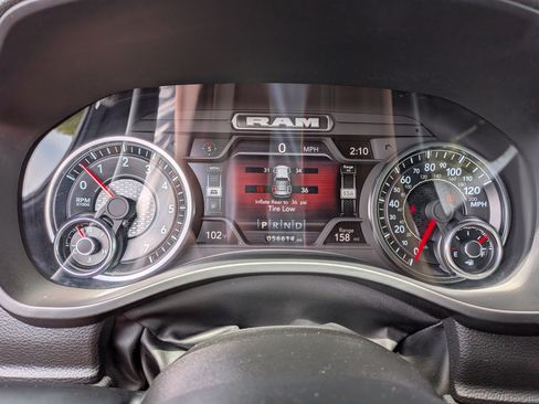 Used 2024 RAM 1500 Laramie AWD/4WD image 27