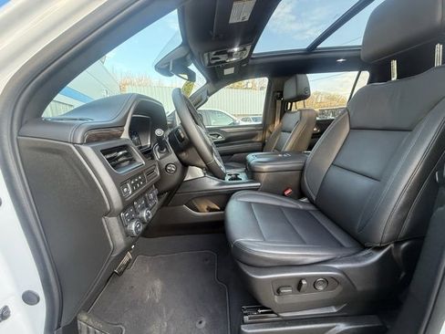 Used 2024 Chevrolet Suburban Z71 w/ Off-Road Capability Package image 13