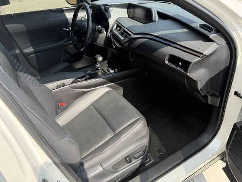 Used 2020 Lexus UX 250h w/ Premium Package AWD/4WD image 15
