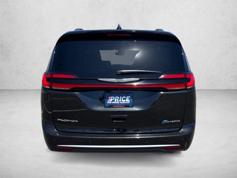 Used 2021 Chrysler Pacifica Pinnacle FWD image 6