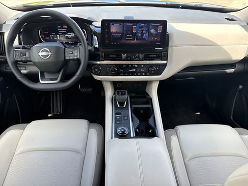 Used 2026 Nissan Pathfinder SL AWD/4WD image 24