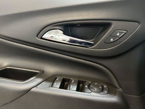 Used 2022 Chevrolet Equinox LT FWD image 37