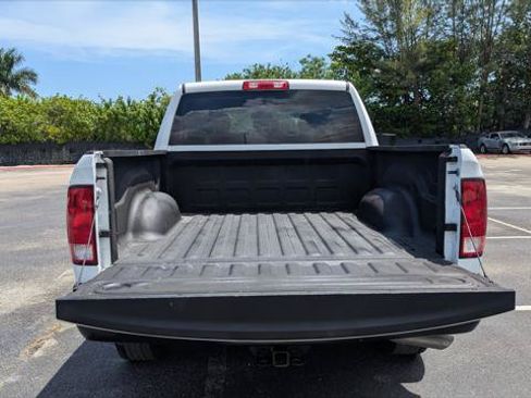 Used 2019 RAM 1500 4x4 Crew Cab Classic image 18