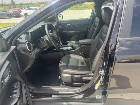 Used 2025 Chevrolet Trax RS w/ Driver Confidence Package FWD image 11
