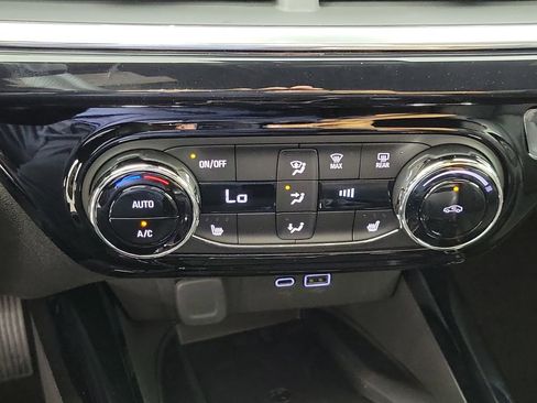 New 2026 Chevrolet Trax RS w/ Sunroof Package image 19