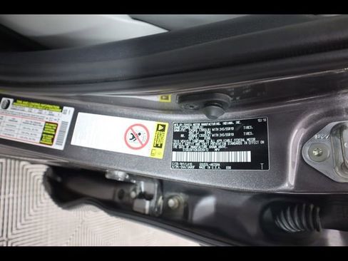 Used 2019 Toyota Highlander Limited AWD/4WD image 27