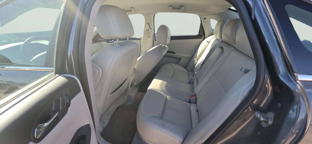 Used 2011 Chevrolet Impala LT w/ Luxury Edition Package FWD image 7