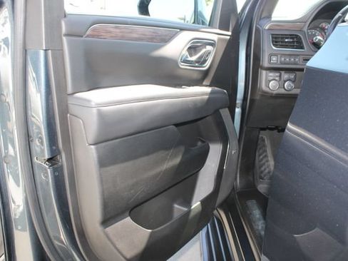 Used 2021 Chevrolet Suburban LT AWD/4WD image 11