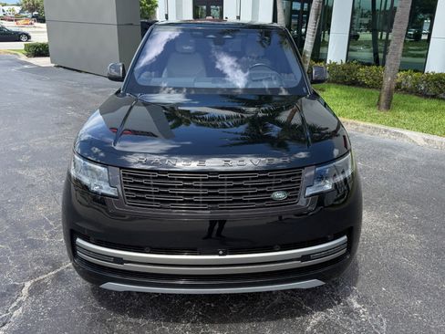 Used 2023 Land Rover Range Rover SE AWD/4WD image 8