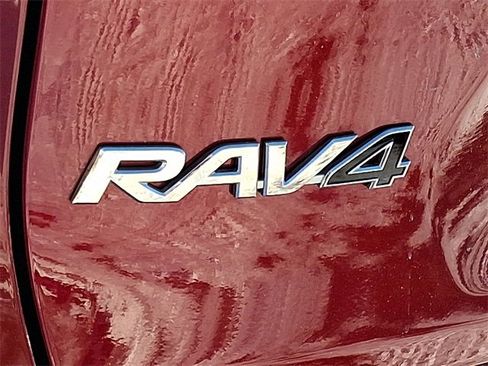 Used 2021 Toyota RAV4 XLE image 30