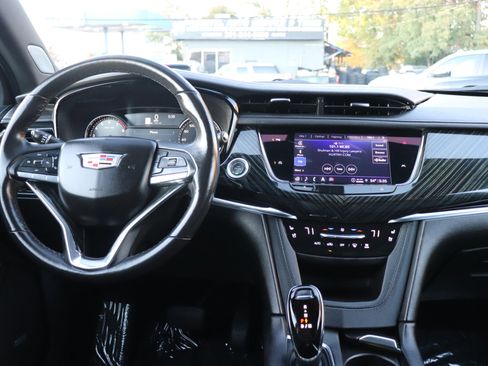Used 2023 Cadillac XT6 Premium Luxury image 19