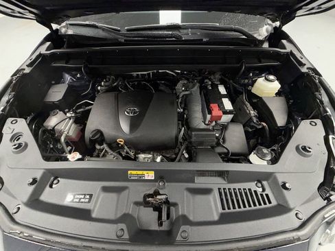 Used 2022 Toyota Highlander XLE AWD/4WD image 18