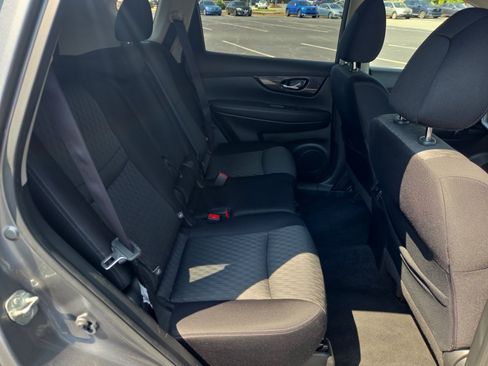Used 2018 Nissan Rogue SV AWD/4WD image 33
