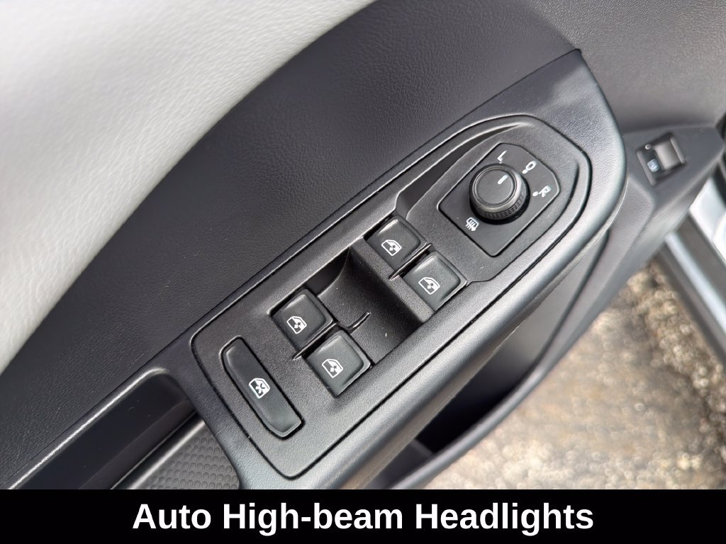 Used 2023 Volkswagen Taos SE w/ Panoramic Sunroof Package AWD/4WD image 14