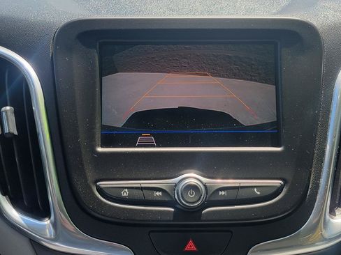 Used 2020 Chevrolet Equinox LS FWD image 16