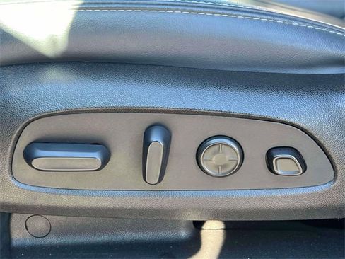 Used 2024 Buick Enclave Premium image 19