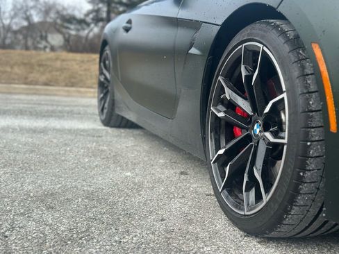 Used 2025 BMW Z4 M40i w/ Edition image 9