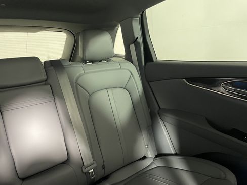 Used 2023 Lincoln Nautilus Reserve w/ Equipment Group 202A image 16