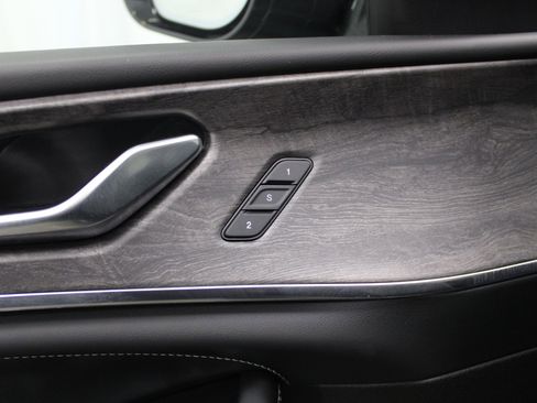 Used 2022 Jeep Grand Cherokee Overland image 15