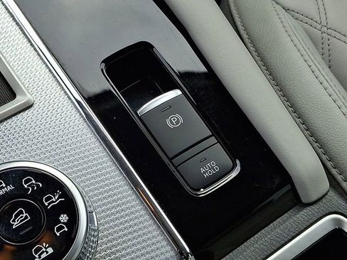 Used 2022 Mitsubishi Outlander SEL image 30