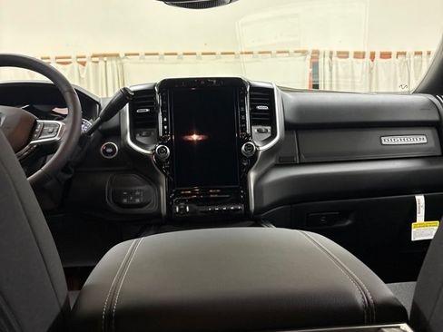 New 2026 RAM 2500 Big Horn AWD/4WD image 18