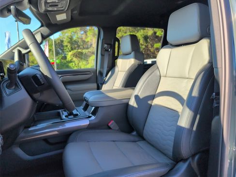 New 2026 Chevrolet Silverado 2500 ZR2 image 13