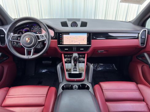 Used 2023 Porsche Cayenne AWD/4WD image 13