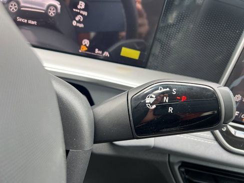 New 2026 Volkswagen Tiguan SE image 32