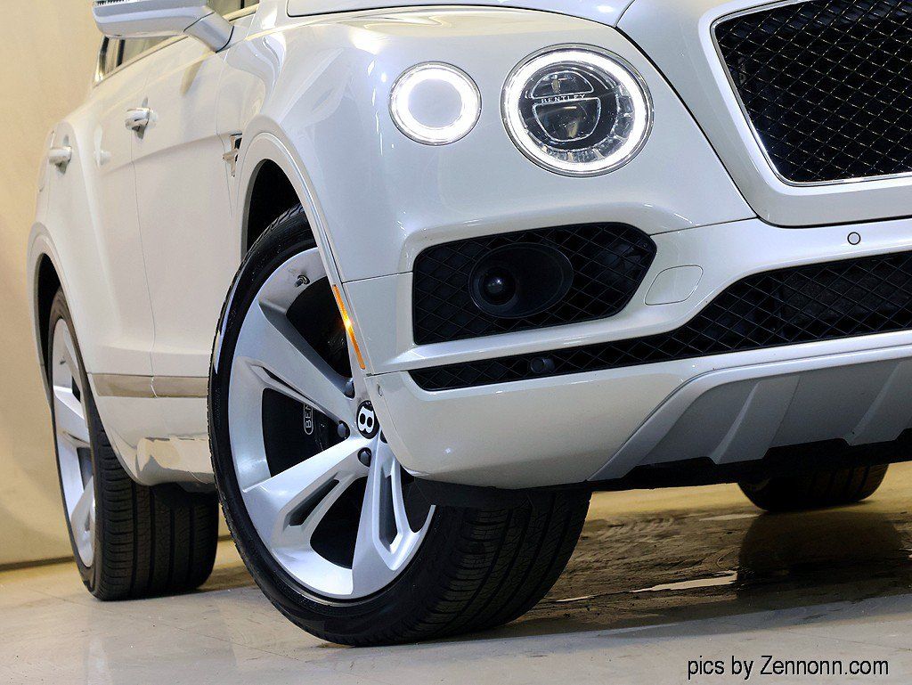 Used 2019 Bentley Bentayga AWD/4WD image 8