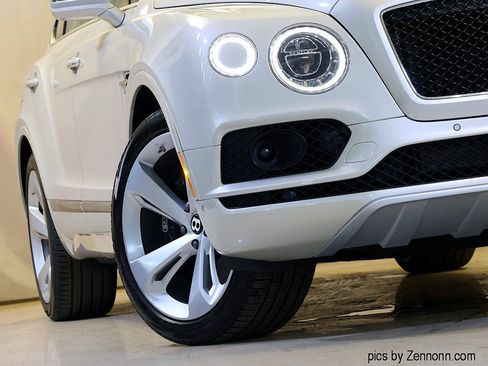 Used 2019 Bentley Bentayga AWD/4WD image 8