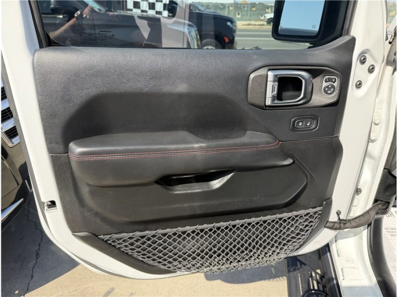 Used 2018 Jeep Wrangler Unlimited Rubicon AWD/4WD image 17