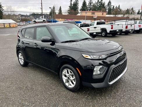 Used 2021 Kia Soul S image 3