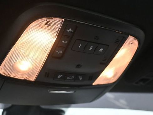 Used 2022 Dodge Durango R/T AWD/4WD image 9