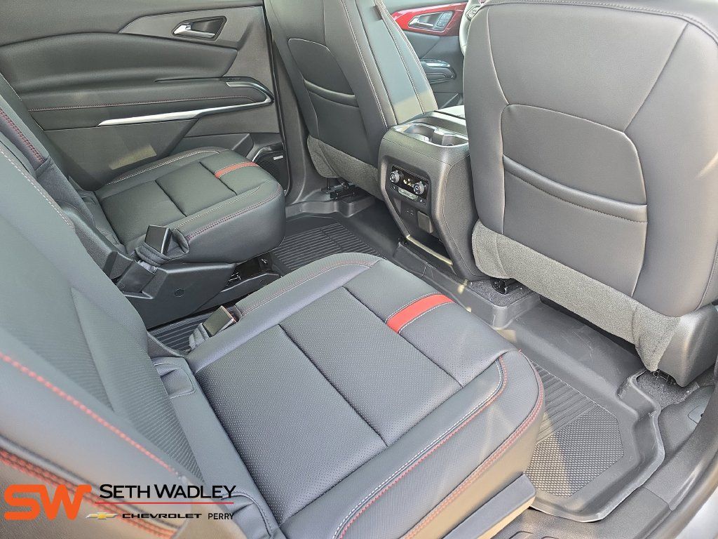 New 2026 Chevrolet Traverse RS w/ LPO, Floor Liner Package AWD/4WD image 11