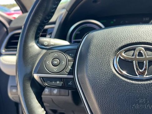 Used 2022 Toyota Camry XLE w/ Navigation Upgrade Package FWD image 22