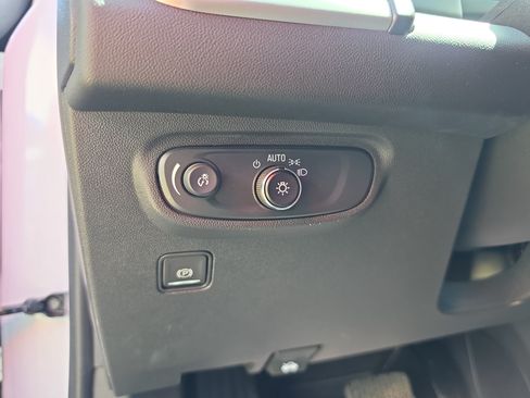 Used 2024 GMC Terrain SLE w/ Driver Convenience Package AWD/4WD image 18