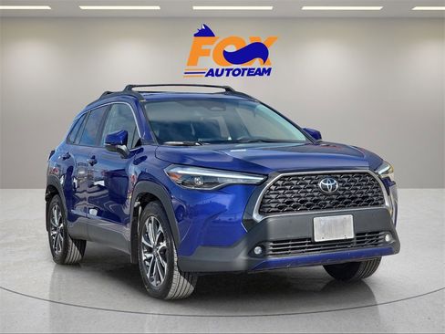 Certified 2024 Toyota Corolla Cross XLE image 7