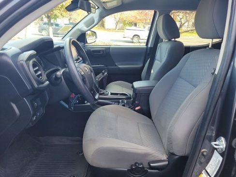 Certified 2022 Toyota Tacoma SR image 17