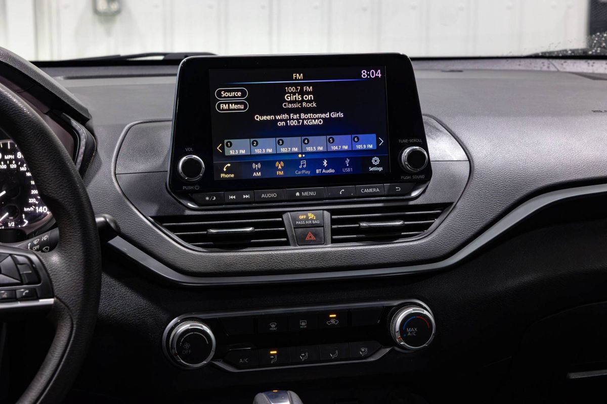 Used 2022 Nissan Altima 2.5 SV FWD image 15