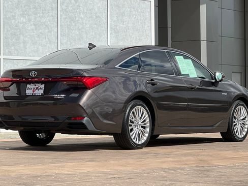 Certified 2020 Toyota Avalon Limited image 4